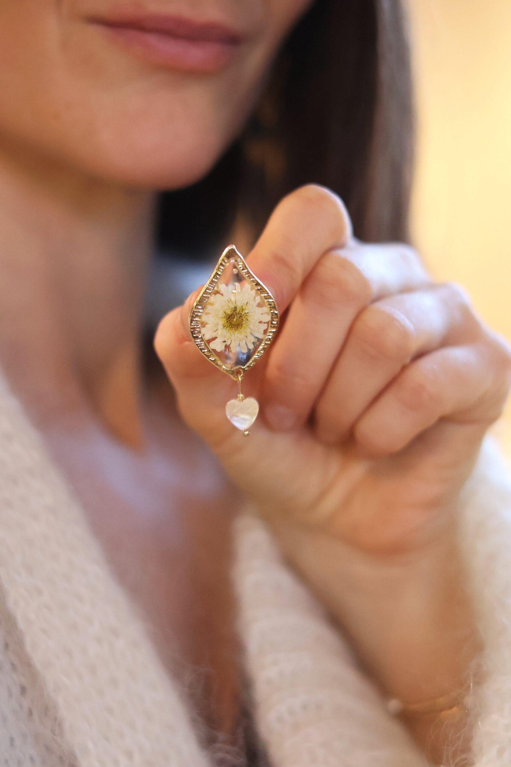 Broche Camomille- Nacre – Image 3